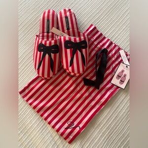 NWT Victoria’s Secret Pink & Red Satin Striped Holiday Bow Slippers SZ M W/Bag